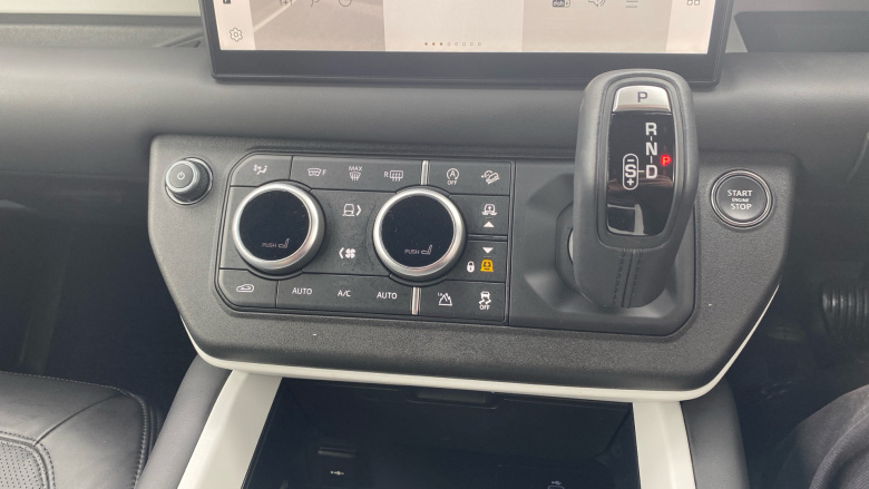 Land Rover Defender 3.0 D350 X-Dynamic HSE 90 3dr Auto Diesel Estate